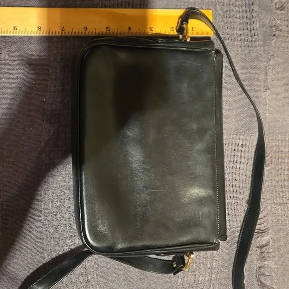 Designer Vintage Leather Handbag with Long Strap - Picture 5 of 9